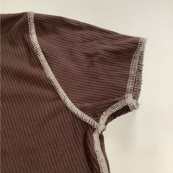 Garage exposed seam ribbed cropped t-shirt - Picture 4 of 9